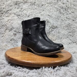 BareTraps Tansy Womens Size 6.5W Buckle Straps Side Zip Ankle Chelsea Boots